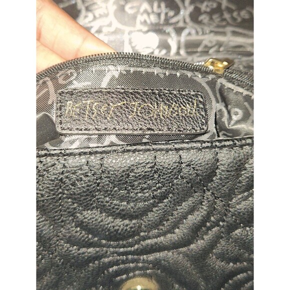 Betsey Johnson Red & Black Quilted Faux Leather Small Crossbody Roses Purse - Picture 5 of 8